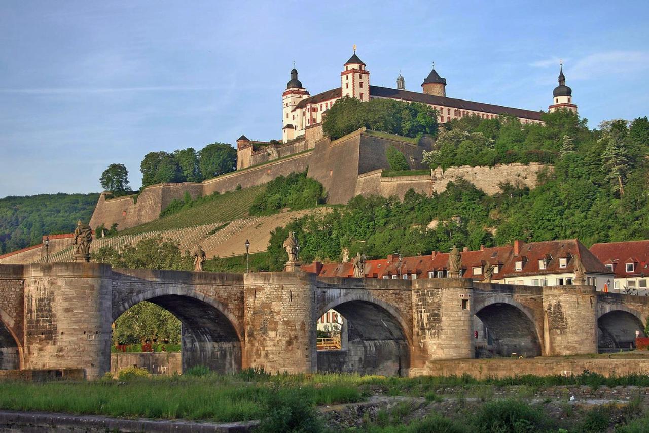 Ganzes Apartment nähe Hauptbahnhof und Innenstadt Würzburg Exterior foto